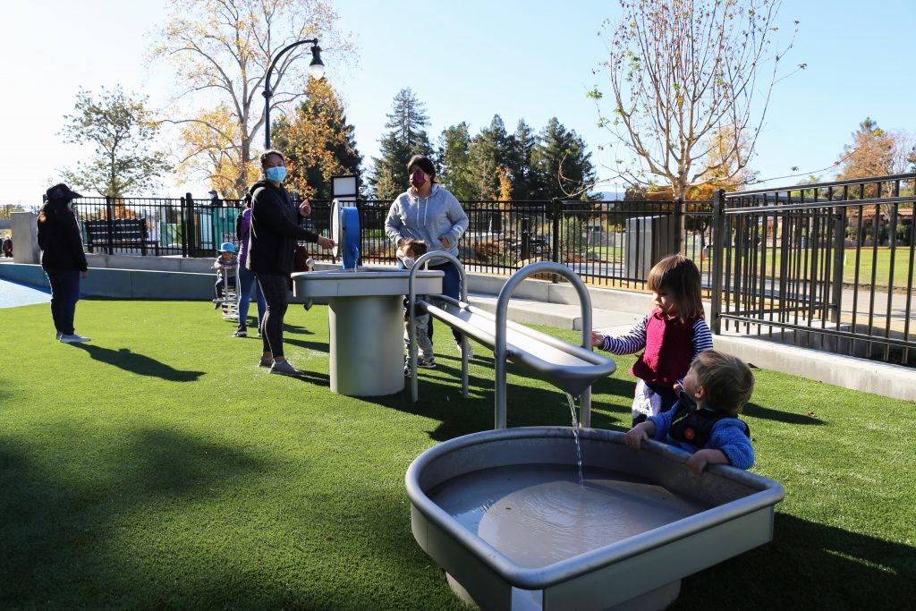 Redmond Water Play Goric Playgrounds