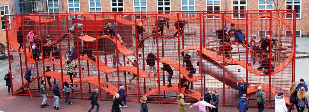 Lots of people enjoying the Wallholla