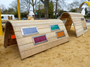 Play Tunnel Slide #. 0